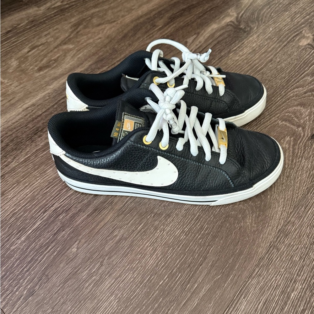 Nike Serena Williams Black and White Court Legacy